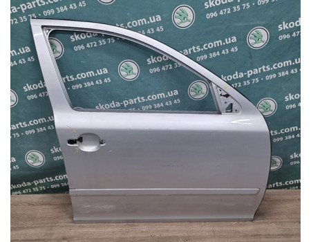 Двері передні праві Skoda Octavia A5 рестайл колір 9102 LA7W VAG (1Z0831056LA7W)