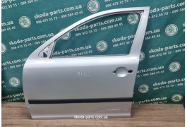 Дверка передня ліва код фарби 9102 з незначним пошкодженням Skoda Octavia A5 VAG (1Z0831311A)