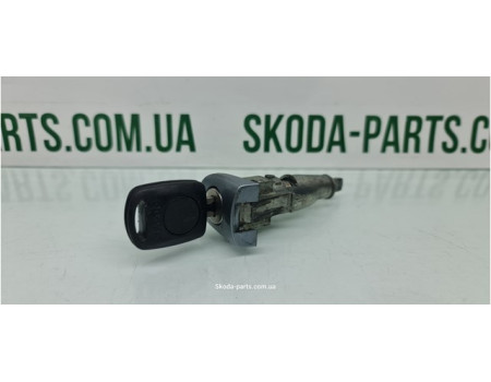 Личинка замка передніх лівих дверей з ключем Skoda Octavia A5 1Z0837167D VAG (1Z0837167D)