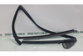Ущільнювач скла дверей передній лівий Skoda Octavia A5 1Z0837431C вживаний VAG (1Z0837431C)