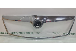 Рамка решітки радіатора рестайл Skoda Octavia A5 VAG (1Z0853661A)