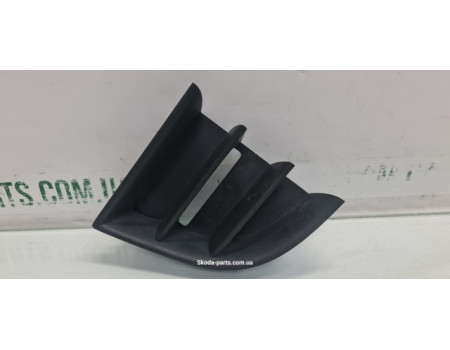 Решітка переднього бампера права рестайл Skoda Octavia A5 1Z0853666C VAG (1Z0853666C)