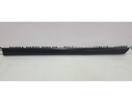 Молдинг задніх лівих дверей дорестайл Skoda Octavia A5 1Z0853753C VAG (1Z0853753C)