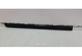Молдинг задніх дверей правий Skoda Octavia A5 1Z0853754C VAG (1Z0853754C)