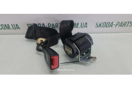 Пас безпеки задній центральний Skoda Octavia A5 1Z0857807B вживаний VAG (1Z0857807B)