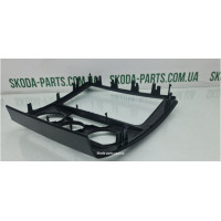 Накладка магнітоли Skoda Octavia A5 1Z0858069B вживана VAG (1Z0858069B)