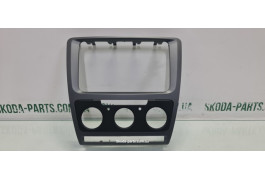 Рамка магнітоли під 2DIN магнітолу нова Skoda Octavia A5 1Z0858069CB1AR VAG (1Z0858069CB1AR)