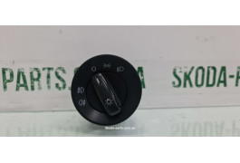 Перемикач світла фар Skoda Octavia A5 1z0941431G VAG (1Z0941431G)