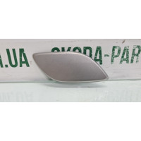 Накладка форсунки омивача фари сіра передньої правої Skoda octavia A5 1Z0955110A вживана VAG (1Z0955110A)