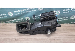 Корпус пічки під клімат-контроль Skoda Octavia A5 рестайл VAG (1Z1820003FA)