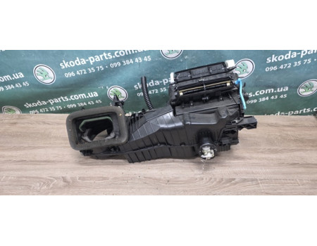 Корпус пічки під клімат-контроль Skoda Octavia A5 рестайл VAG (1Z1820003FA)