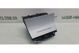 Попельничка пепельниця Skoda Octavia A5 1Z1857962B VAG (1Z1857962B)