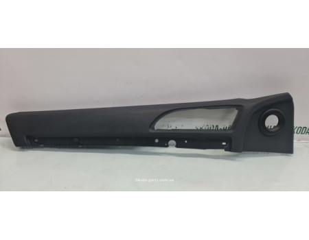 Батон накладка карти дверей верхня передня ліва Skoda Octavia A5 1Z1867663 VAG (1Z1867663)