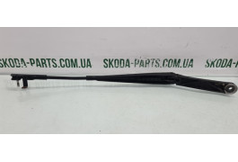 Двірник передній лівий Skoda Octavia A5 вживаний 1Z1955409A VAG (1Z1955409A)