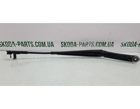 Двірник передній лівий Skoda Octavia A5 вживаний 1Z1955409A VAG (1Z1955409A)