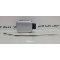 Лючок паливного бака ліфтбек Skoda Octavia A5 1Z5809857 вживаний VAG (1Z5809857)