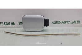 Лючок паливного бака ліфтбек Skoda Octavia A5 1Z5809857 вживаний VAG (1Z5809857)