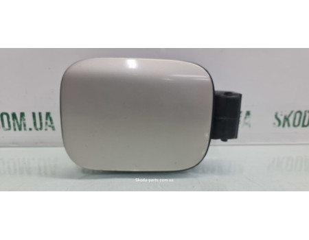 Лючок паливного баку ліфтбек Skoda Octavia A5 1Z5809857 VAG (1Z5809857)