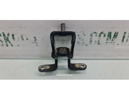 Завіса петля кришки багажника права Skoda Octavia A5 1Z5827302C VAG (1Z5827302C)