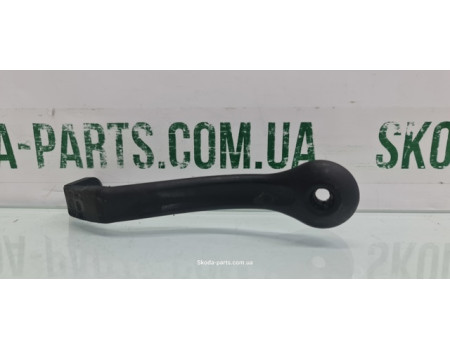 Ручка тримач закривання кришки багажника ліфтбек Skoda Octavia A5 1Z5827895A VAG (1Z5827895A)