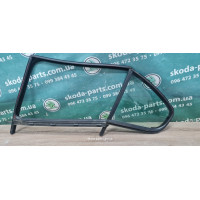 Скло дверей заднє ліве ліфтбек Skoda Octavia A5 1Z5845209 VAG (1Z5845209)