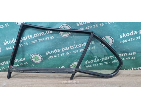 Скло дверей заднє ліве ліфтбек Skoda Octavia A5 1Z5845209 VAG (1Z5845209)