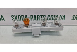 Плата стопа ліва ліфтбек Skoda Octavia A5 1Z5945257A VAG (1Z5945257A)