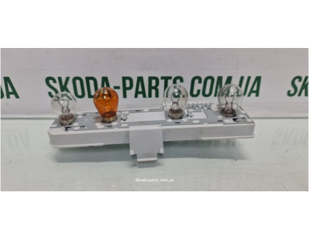 Плата стопа ліва ліфтбек Skoda Octavia A5 1Z5945257A VAG (1Z5945257A)