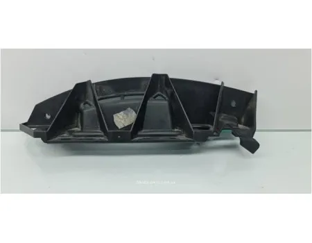 Направляюча заднього бампера ліва комбі Skoda Octavia A5 1Z9807393 VAG (1Z9807393)