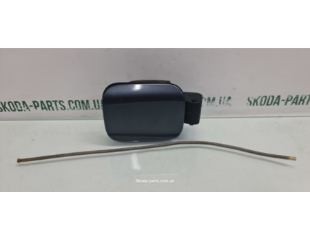 Лючок паливного бака комбі код фарби 9153 Skoda Octavia A5 1Z9809857 VAG (1Z9809857)