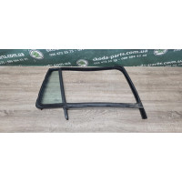 Скло  дверей з ущільненням задніх правих дверей Skoda Octavia A5 комбі VAG (1Z9845210H)