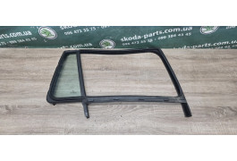 Скло  дверей з ущільненням задніх правих дверей Skoda Octavia A5 комбі VAG (1Z9845210H)