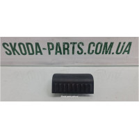 Накладка замка багажника комбі Skoda Octavia A5 1Z9863497 вживана з незначним пошкодженням VAG (1Z9863497)
