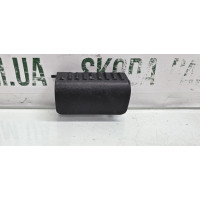 Заглушка замка багажника з пошкодженням Skoda Octavia a5 рестайл універсал VAG (1Z9863497AA)