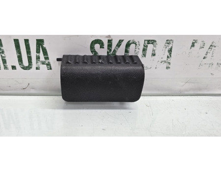 Заглушка замка багажника з пошкодженням Skoda Octavia a5 рестайл універсал VAG (1Z9863497AA)