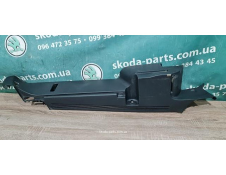 Кріплення полки багажника праве Skoda Octavia A5 1Z9867762H VAG (1Z9867762H)