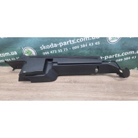 Накладка бокова багажника права кріплення ролети багажника Skoda Octavia A5 універсал VAG (1Z9867762J)