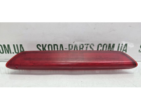 Додатковий стоп на кришку багажника ляди Skoda Octavia A5 універсал VAG (1Z9945097CA)
