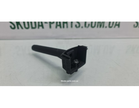 Втулка замка лючка паливного баку Skoda Octavia Tour 3B0810901A VAG (3B0810901A)