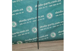 Накладка молдінг вітрового скла Skoda Superb 3B0854327C VAG (3B0854327C)