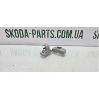 Фіксатор кріплення сонцезахисного козирка Skoda Fabia 3B0857561B VAG (3B0857561B) Фіксатор кріплення сонцезахисного козирка Skoda Fabia 3B0857561B VAG (3B0857561B)