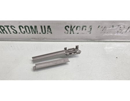 Тримач датчика дощу на вітрове скло Volkswagen Golf 4 VAG (3B0857591)