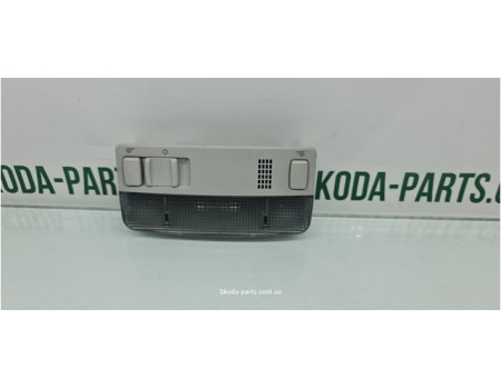 Плафон підсвітки салону Skoda Octavia A5 3B0947105C VAG (3B0947105C)