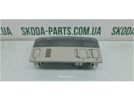 Плафон підсвітки салону Skoda Octavia A5 3B0947105C VAG (3B0947105C)