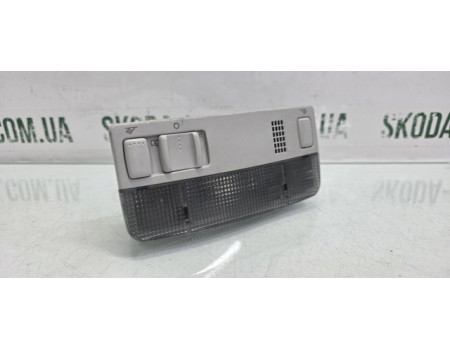 Плафон підсвітка салону Skoda Fabia NEW VAG (3B0947105CC)