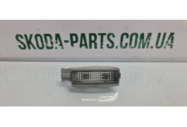 Плафон підсвітки салону Skoda Superb VAG (3B0947113)