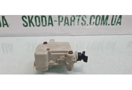 Мотор-привід відкр/закр. замка багажника Volkswagen Bora 3B0959781C вживаний VAG (3B0959781C)