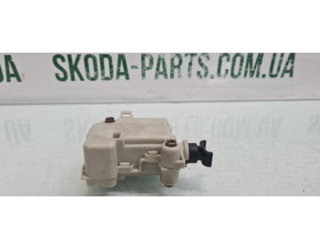 Мотор-привід відкр/закр. замка багажника Volkswagen Bora 3B0959781C вживаний VAG (3B0959781C)