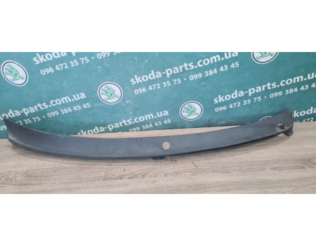Вітрова панель жабою Skoda Superb 3B1819415E вживана з дефектом VAG (3B1819415E)