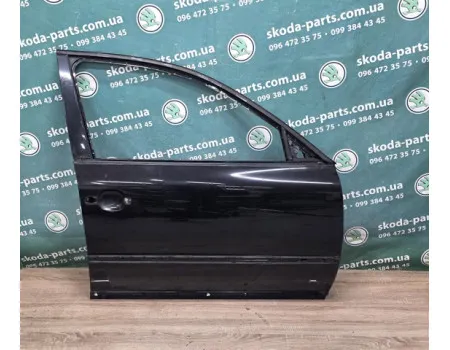 Двері передні праві Skoda Superb колір 1Z1Z/9910/F9R VAG (3B4831052BE)